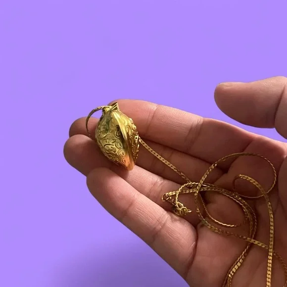 Vintage Gold Puffy Heart Necklace - Picture 3 of 4